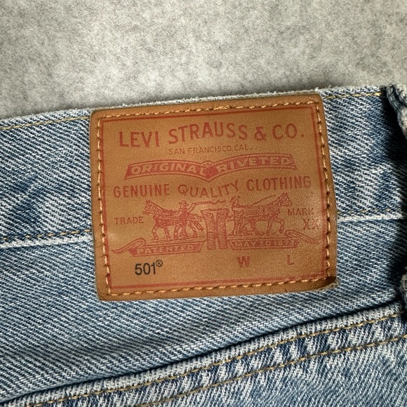 Levi's Light Blue Distressed Women's Jeans - Picture 13 of 14